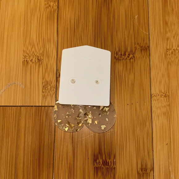 gold and resin earrings - Picture 2 of 2